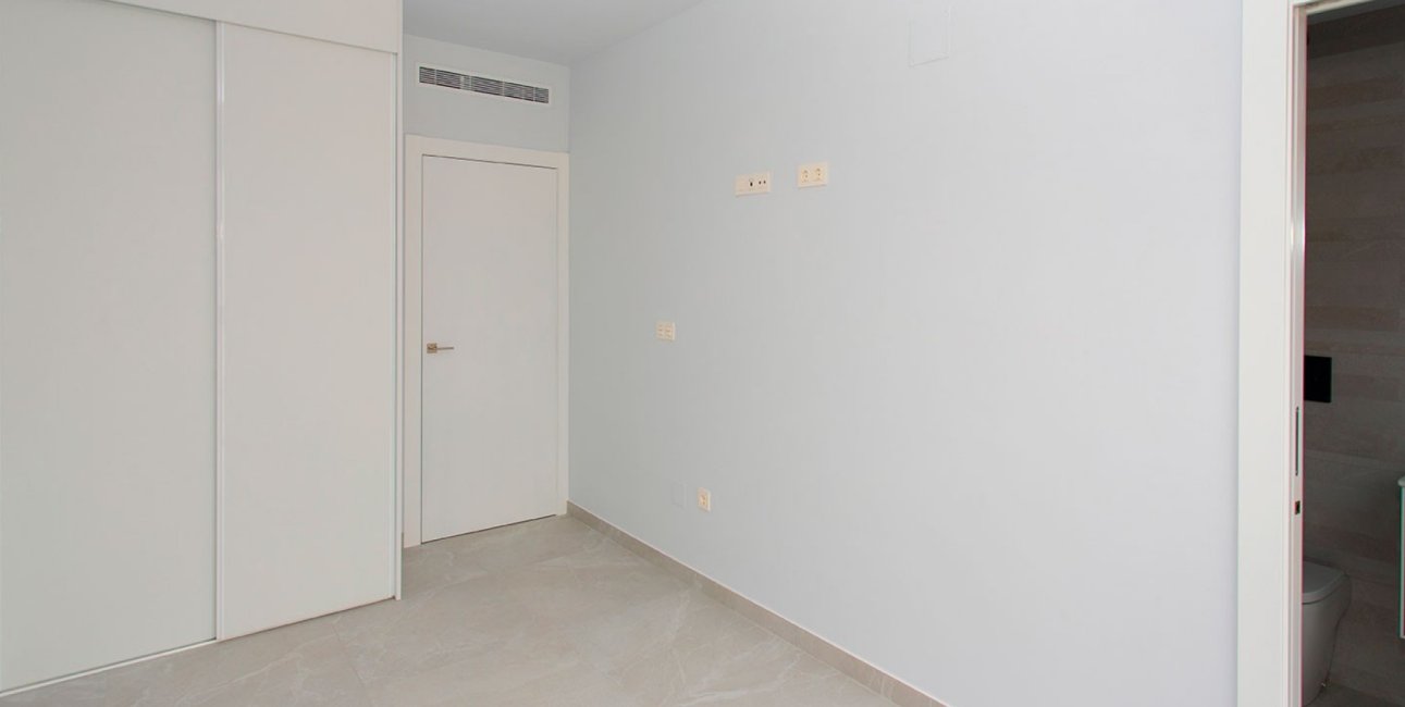 Resale - Apartment / flat -
Torrevieja - Playa Del Cura