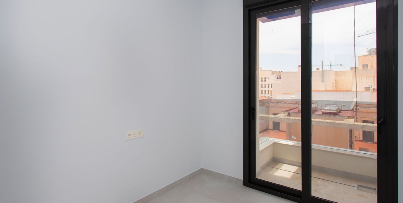 Resale - Apartment / flat -
Torrevieja - Playa Del Cura