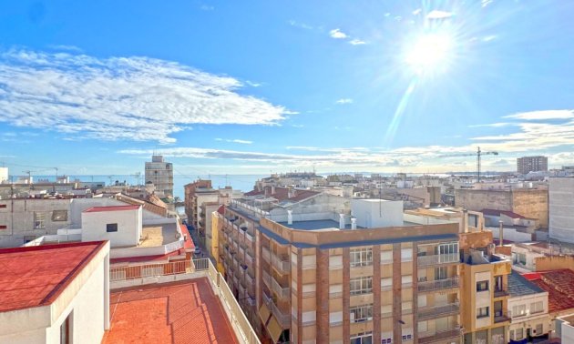 Resale - Apartment / flat -
Torrevieja - Playa Del Cura