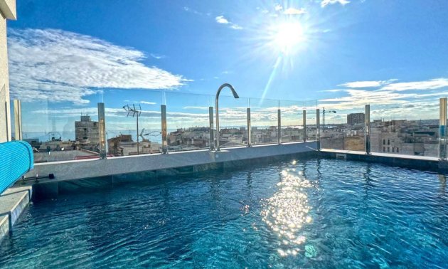 Resale - Apartment / flat -
Torrevieja - Playa Del Cura
