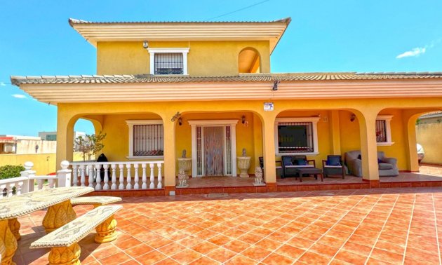 Resale - Villa -
Orihuela Costa - Los Balcones