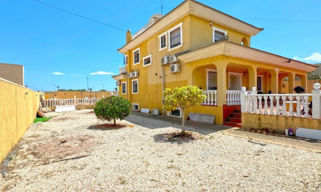 Resale - Villa -
Orihuela Costa - Los Balcones