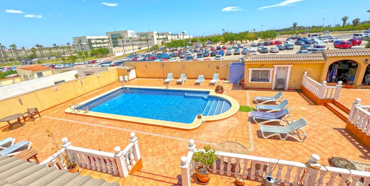 Resale - Villa -
Orihuela Costa - Los Balcones