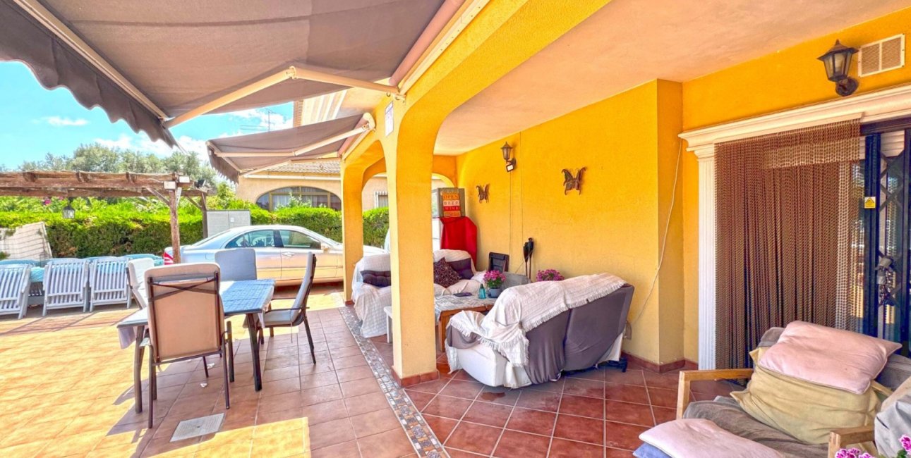 Resale - Villa -
Orihuela Costa - Los Balcones