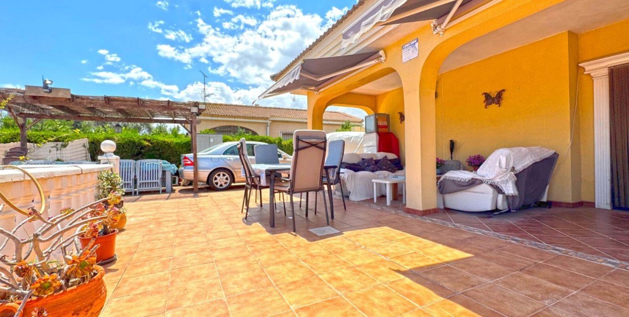 Resale - Villa -
Orihuela Costa - Los Balcones