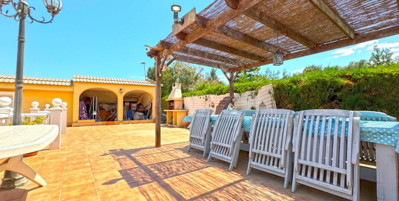 Resale - Villa -
Orihuela Costa - Los Balcones