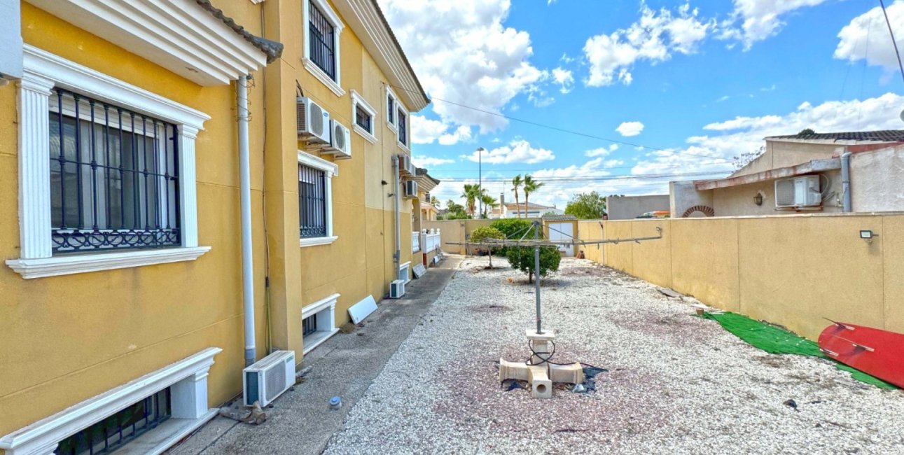 Resale - Villa -
Orihuela Costa - Los Balcones