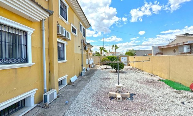 Resale - Villa -
Orihuela Costa - Los Balcones
