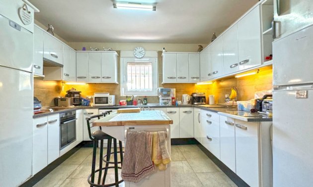 Resale - Villa -
Orihuela Costa - Los Balcones