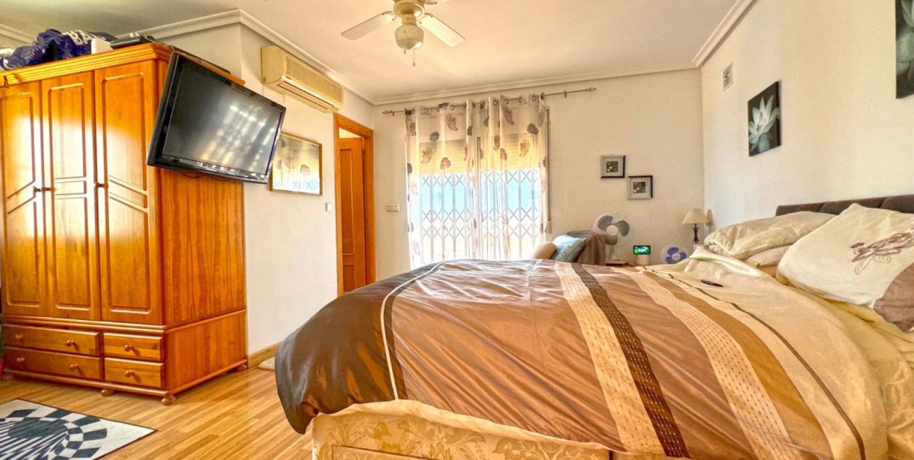 Resale - Villa -
Orihuela Costa - Los Balcones