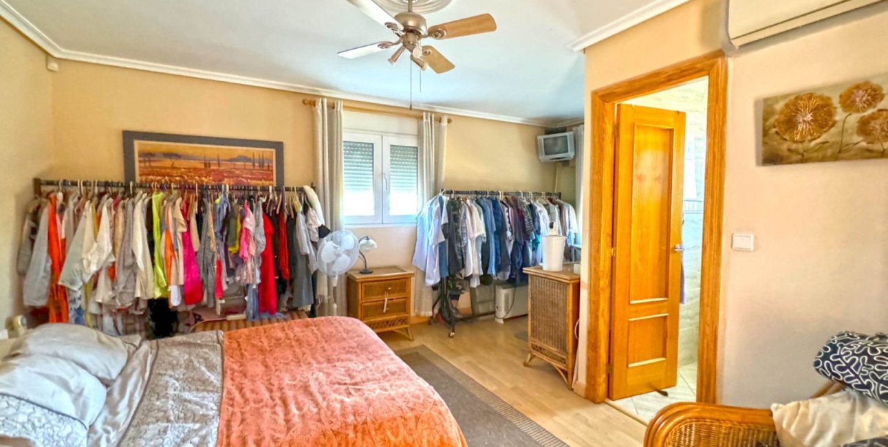 Resale - Villa -
Orihuela Costa - Los Balcones