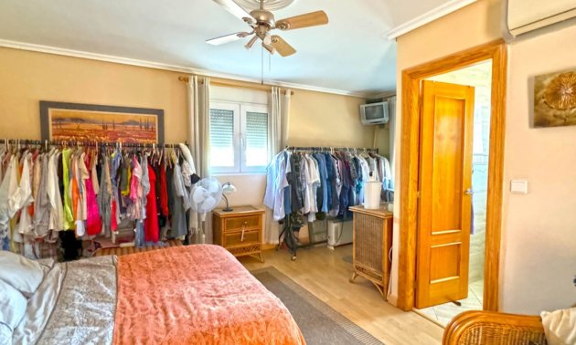 Resale - Villa -
Orihuela Costa - Los Balcones