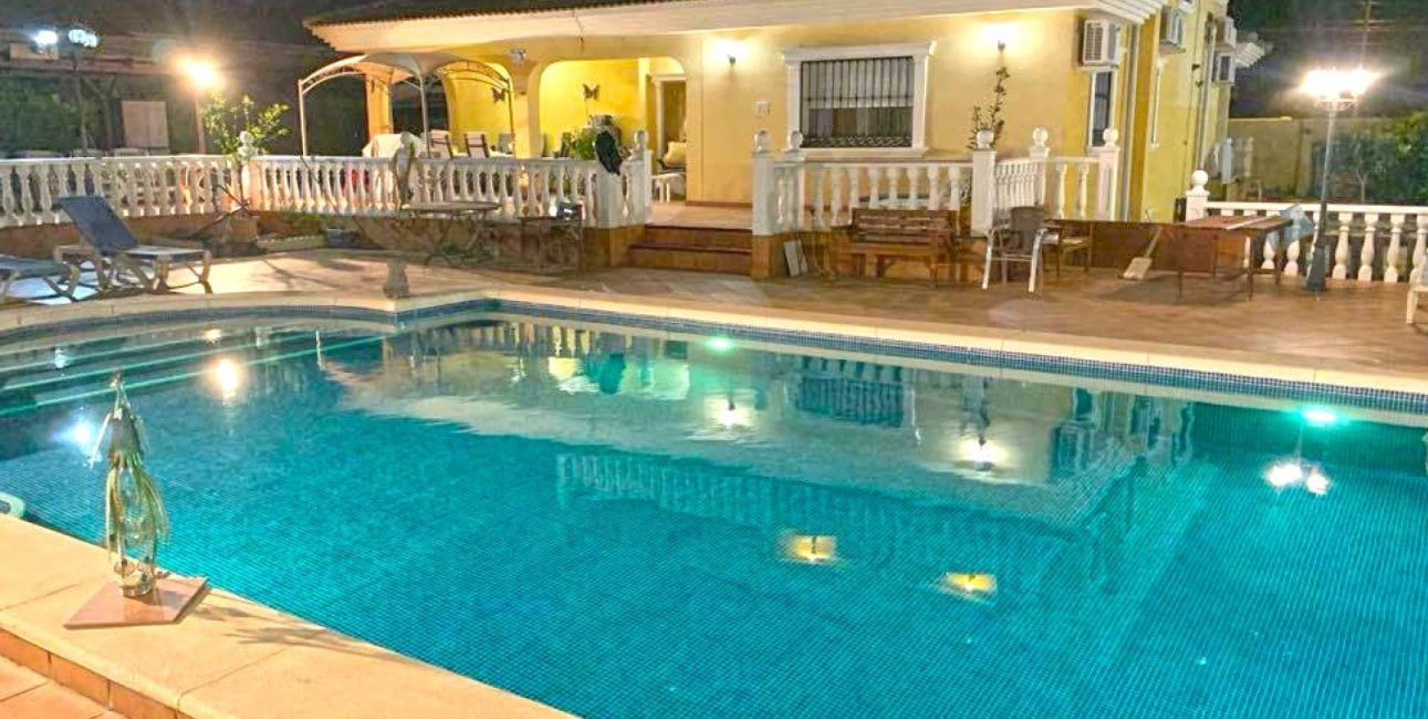 Resale - Villa -
Orihuela Costa - Los Balcones