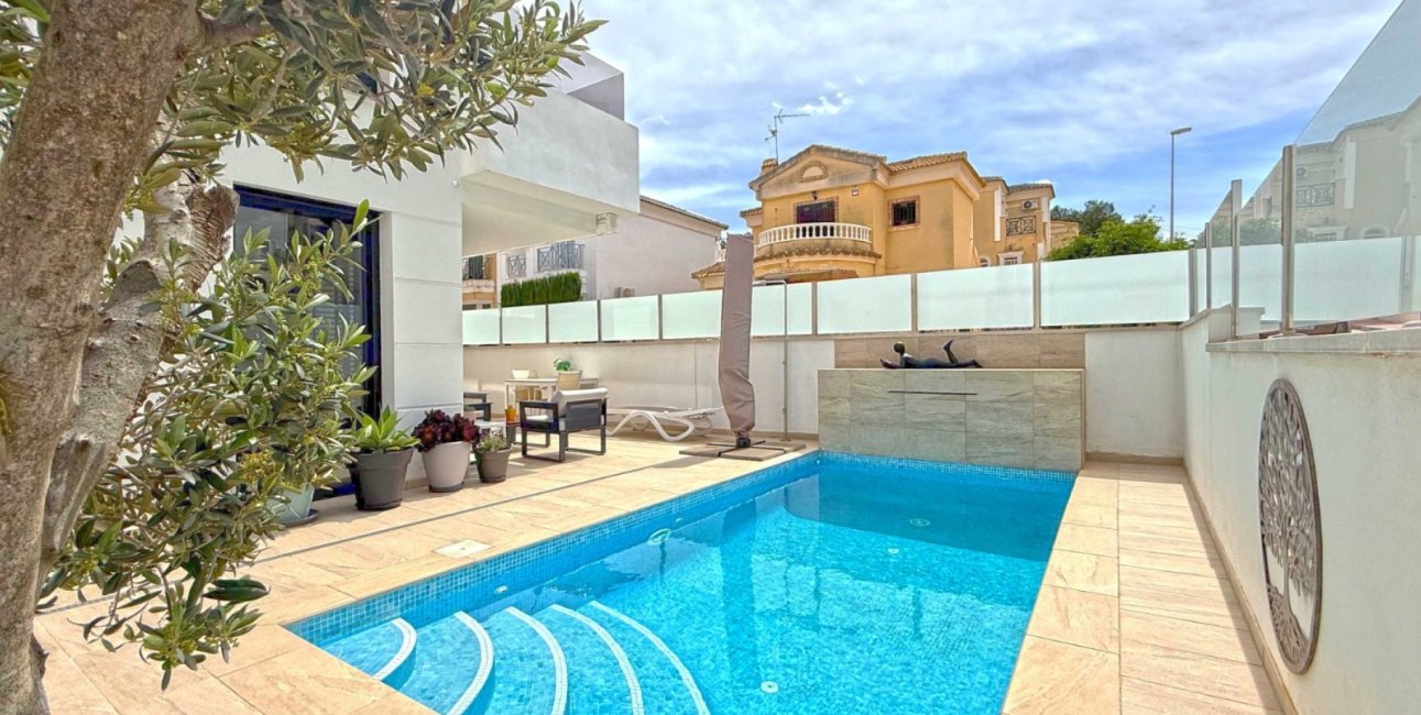 Rynek wtórny - Willa -
Orihuela Costa - Villamartin