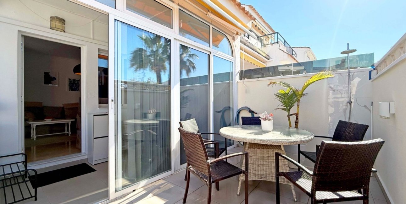 Resale - Apartment / flat -
Torrevieja - Torre La Mata