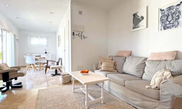 Resale - Apartment / flat -
Torrevieja - Torre La Mata