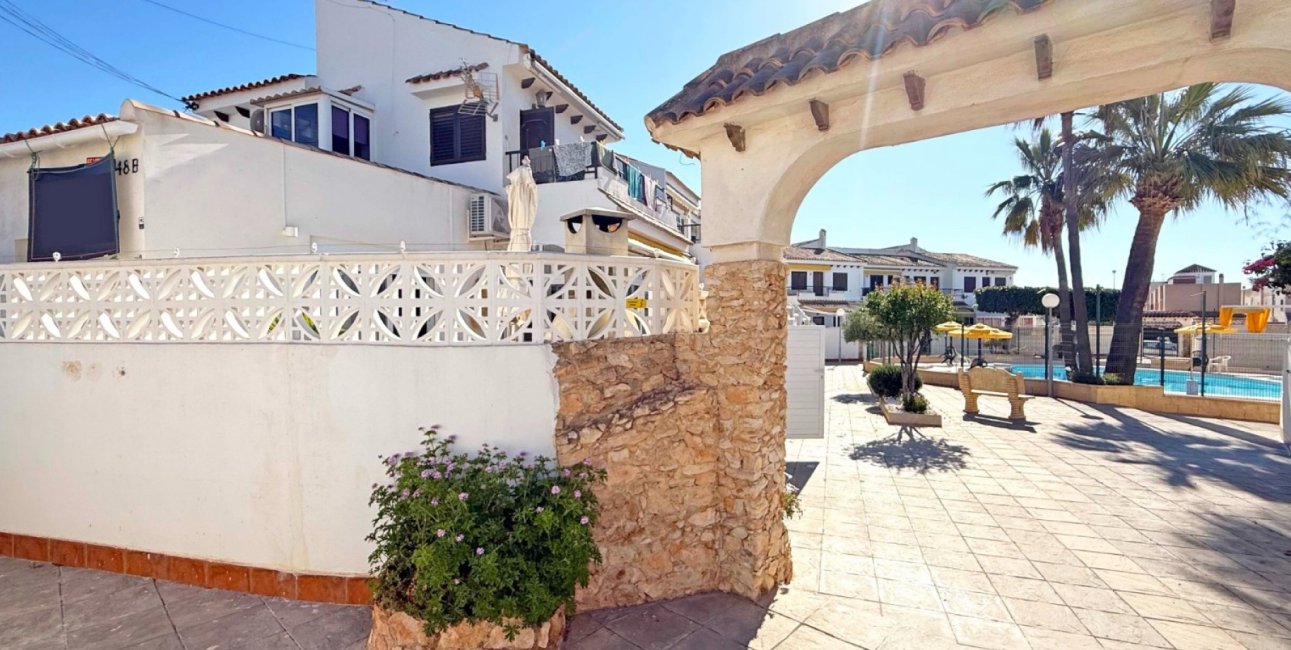 Resale - Apartment / flat -
Torrevieja - Torre La Mata