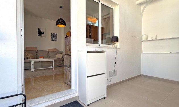 Resale - Apartment / flat -
Torrevieja - Torre La Mata