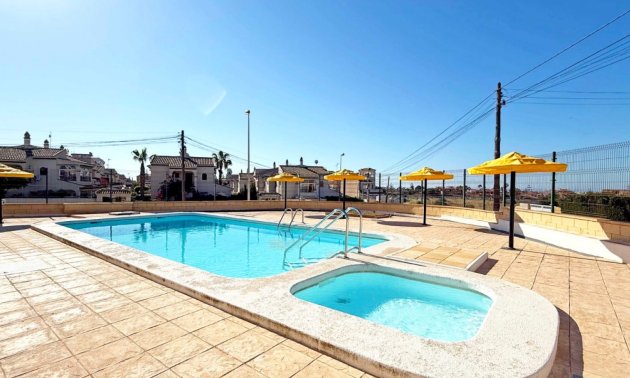 Resale - Apartment / flat -
Torrevieja - Torre La Mata