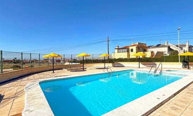 Resale - Apartment / flat -
Torrevieja - Torre La Mata