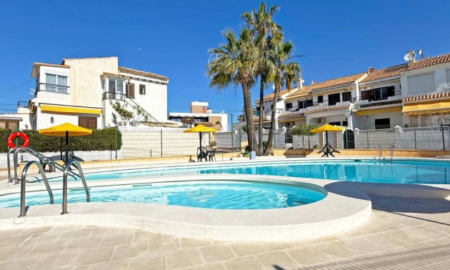 Resale - Apartment / flat -
Torrevieja - Torre La Mata