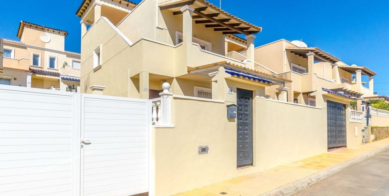 Resale - Villa -
Orihuela Costa - El Galan