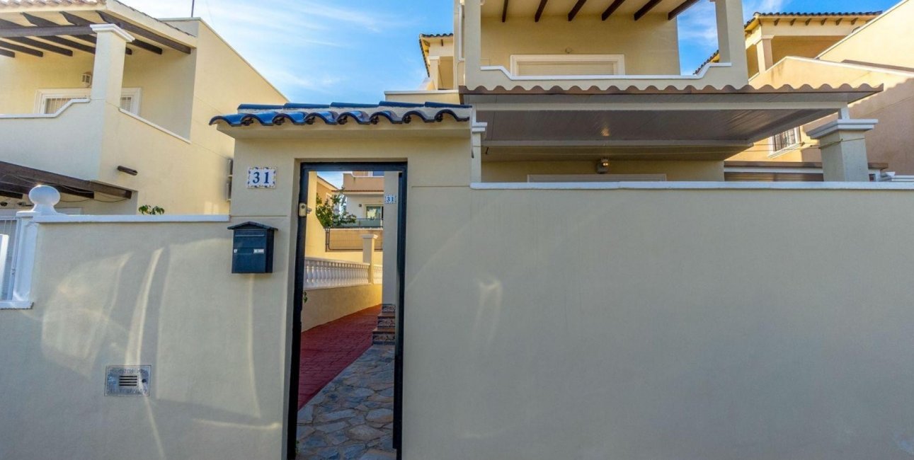 Resale - Villa -
Orihuela Costa - El Galan