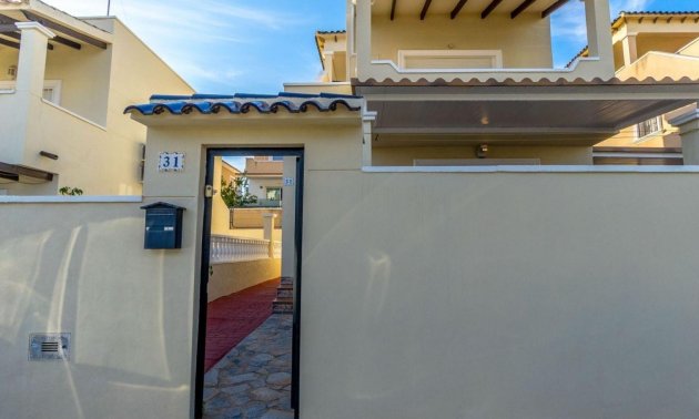 Resale - Villa -
Orihuela Costa - El Galan