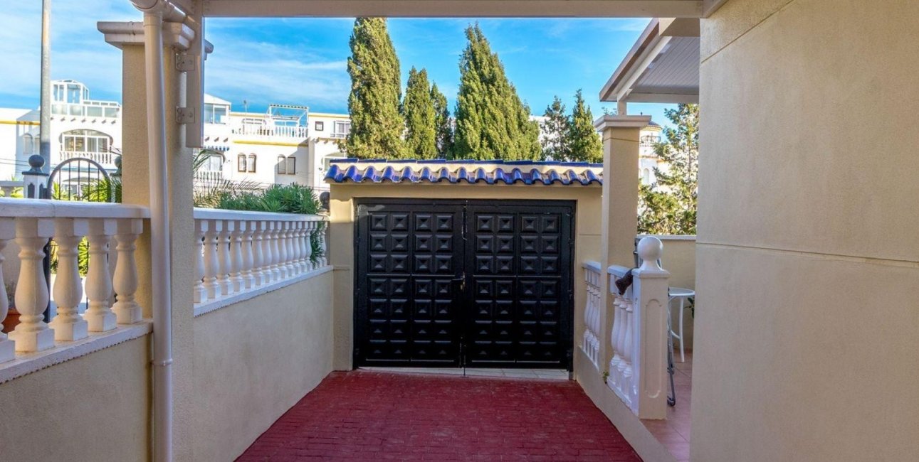 Resale - Villa -
Orihuela Costa - El Galan