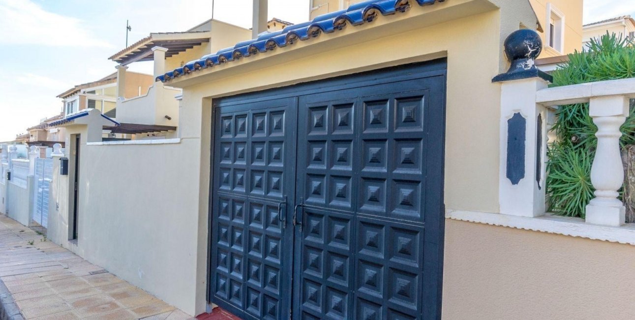 Resale - Villa -
Orihuela Costa - El Galan