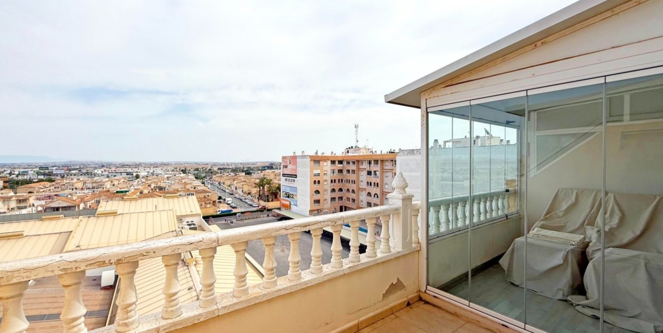 Resale - Apartment / flat -
Torrevieja - Torrevieja - Centre