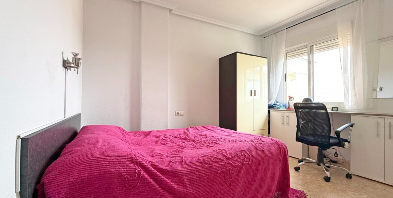 Resale - Apartment / flat -
Torrevieja - Torrevieja - Centre