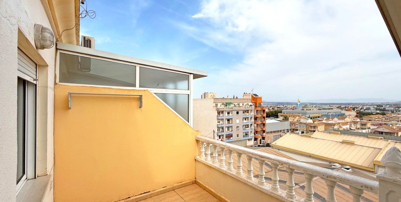 Resale - Apartment / flat -
Torrevieja - Torrevieja - Centre