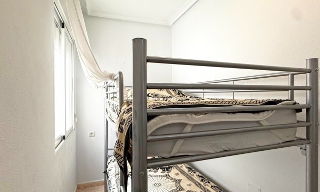 Resale - Apartment / flat -
Torrevieja - Torrevieja - Centre