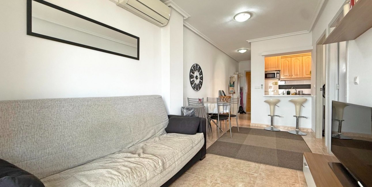 Resale - Apartment / flat -
Torrevieja - Torrevieja - Centre