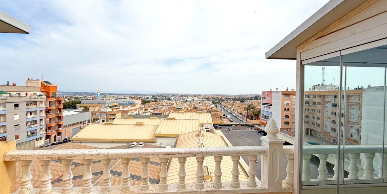 Resale - Apartment / flat -
Torrevieja - Torrevieja - Centre