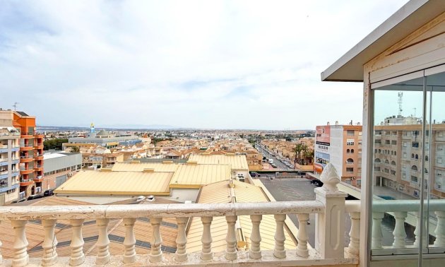 Resale - Apartment / flat -
Torrevieja - Torrevieja - Centre