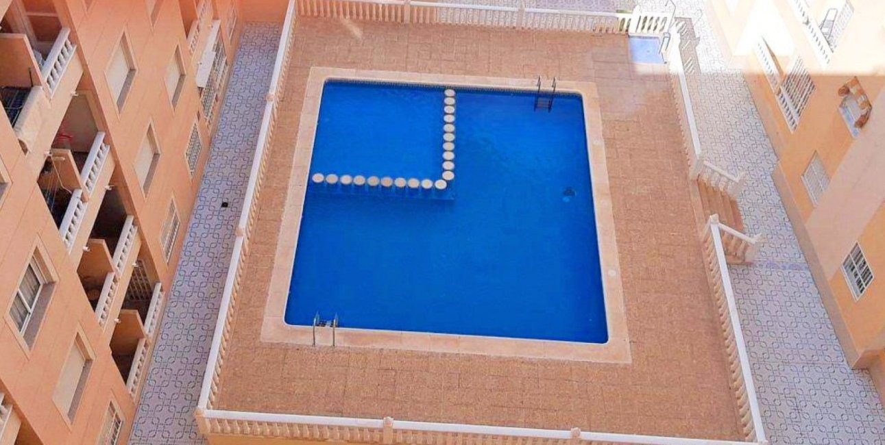 Resale - Apartment / flat -
Torrevieja - Torrevieja - Centre
