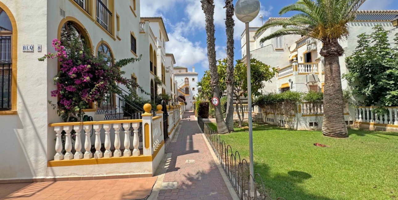 Resale - Duplex -
Torrevieja - Torre La Mata