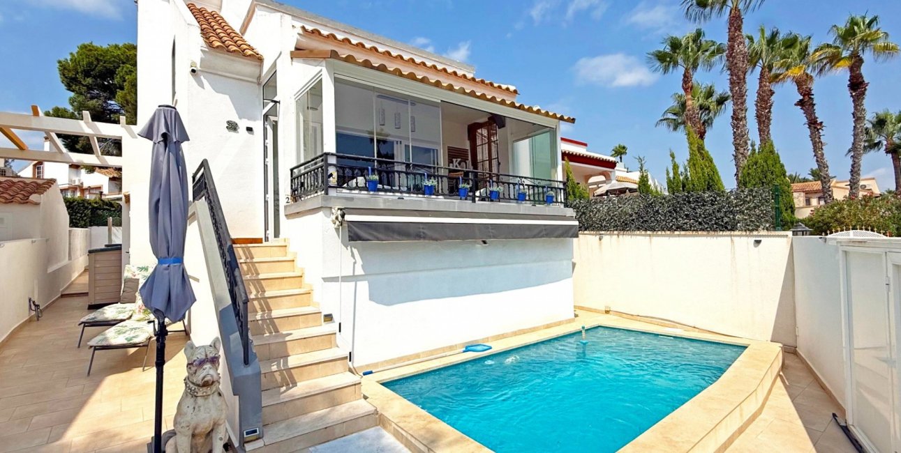 Resale - Villa -
Orihuela Costa - Villamartin