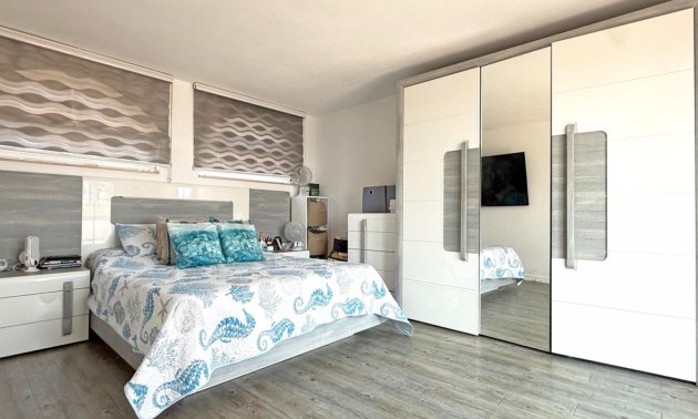 Resale - Villa -
Orihuela Costa - Villamartin