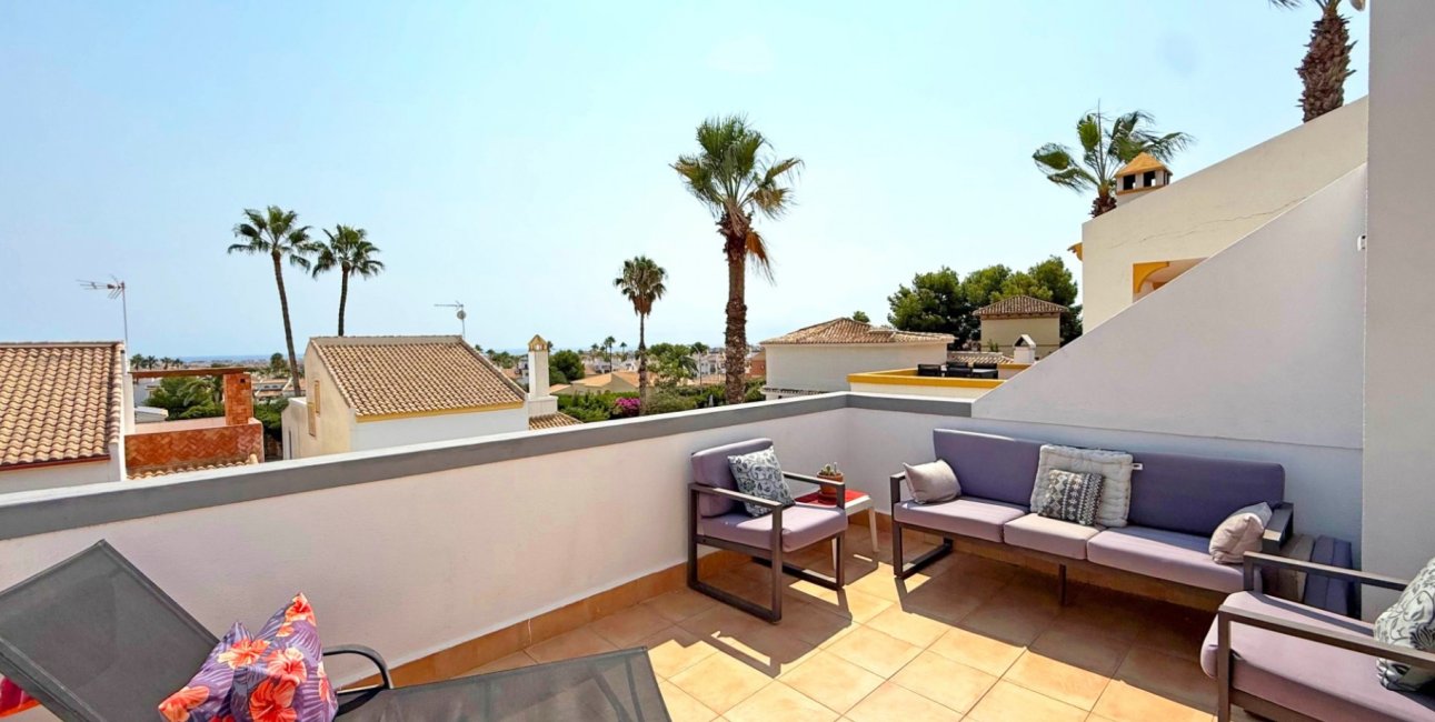Resale - Villa -
Orihuela Costa - Villamartin