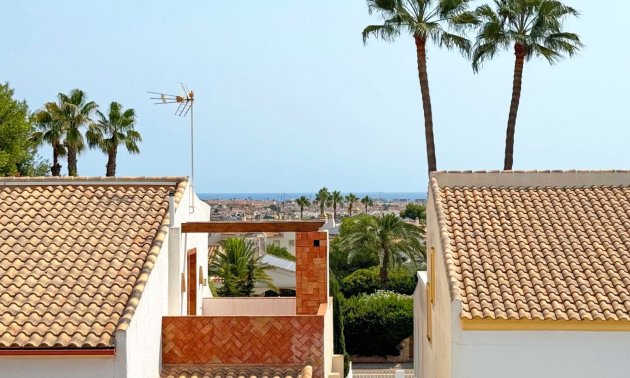 Resale - Villa -
Orihuela Costa - Villamartin