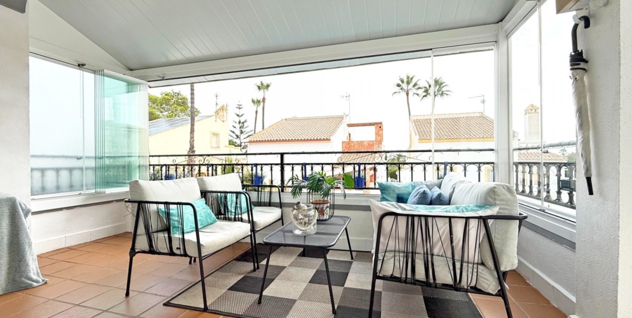 Resale - Villa -
Orihuela Costa - Villamartin