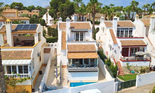 Resale - Villa -
Orihuela Costa - Villamartin