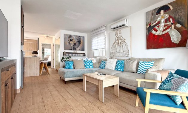 Resale - Villa -
Orihuela Costa - Villamartin