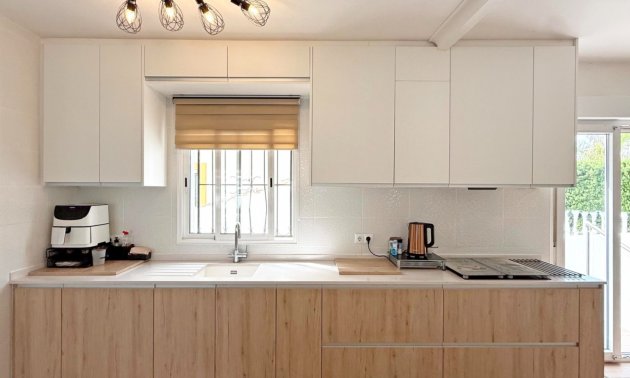 Resale - Villa -
Orihuela Costa - Villamartin