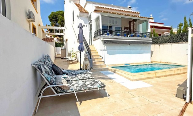 Resale - Villa -
Orihuela Costa - Villamartin