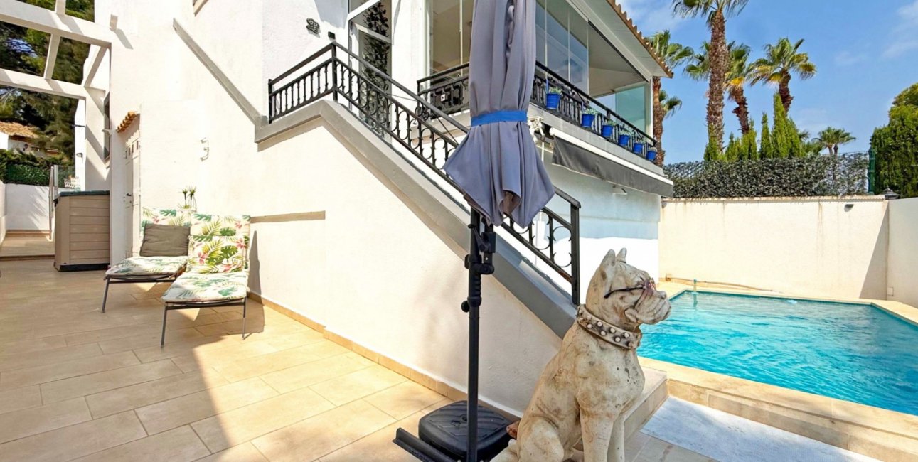 Resale - Villa -
Orihuela Costa - Villamartin