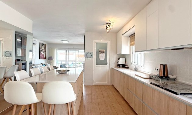 Resale - Villa -
Orihuela Costa - Villamartin